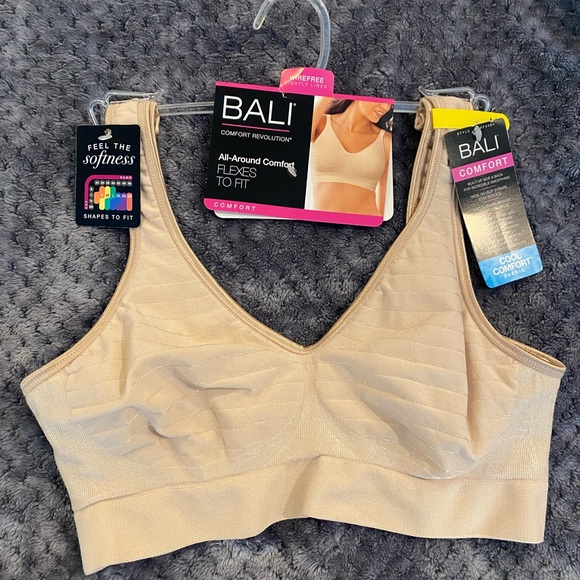 NWT Bali Comfort Revolutions wireless lightly lined form shaping bra SzM - Picture 1 of 10